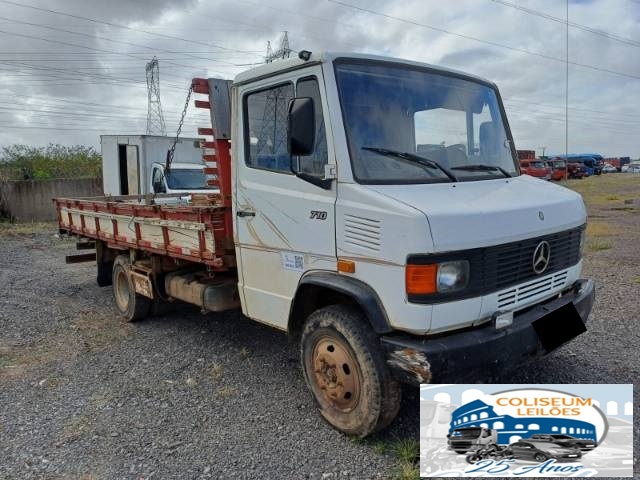 MERCEDES BENZ 710 1998