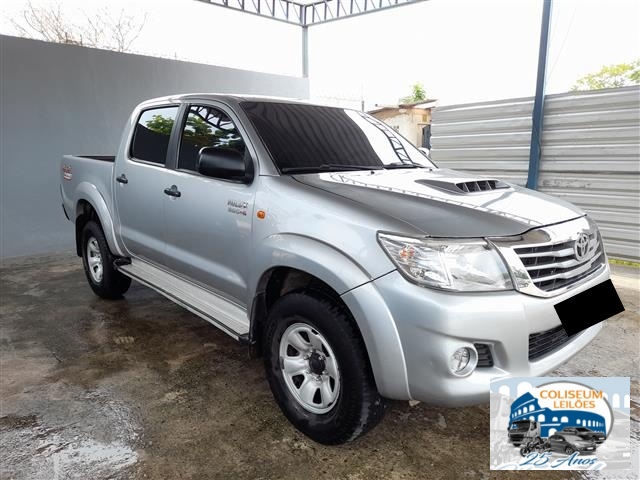 TOYOTA HILUX CD 4X4 STD 2015